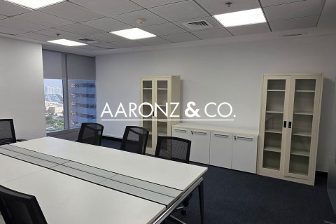 Bureau à Jumeirah Lake Towers, Dubai, 168.1 m², № 78171 - photo 12
