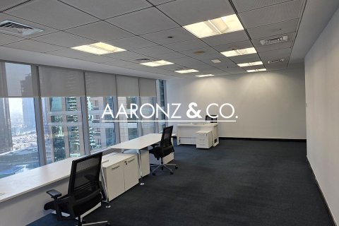 Bureau à Jumeirah Lake Towers, Dubai, 168.1 m², № 78171 - photo 2