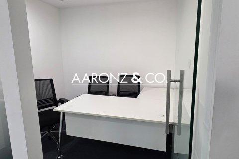 Bureau à Jumeirah Lake Towers, Dubai, 168.1 m², № 78171 - photo 6