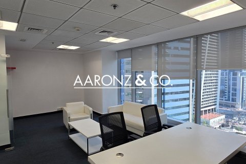 Bureau à Jumeirah Lake Towers, Dubai, 168.1 m², № 78171 - photo 3