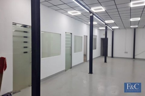 Entrepôt à Al Quoz Industrial Area, Al Quoz, Dubai, 460 m², № 103795 - photo 5