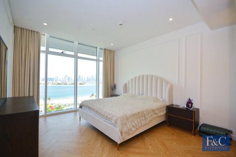Apartment in The Crescent, Palm Jumeirah, Dubai 2 bedrooms, 122 sq.m. № 103786 - photo 11