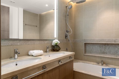 Apartment in Downtown Dubai (Downtown Burj Dubai), Dubai 3 bedrooms, 191 sq.m. № 103788 - photo 22