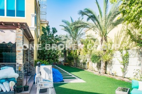 Villa in Jumeirah Park, Dubai 5 bedrooms, 848.2 sq.m. № 565 - photo 6