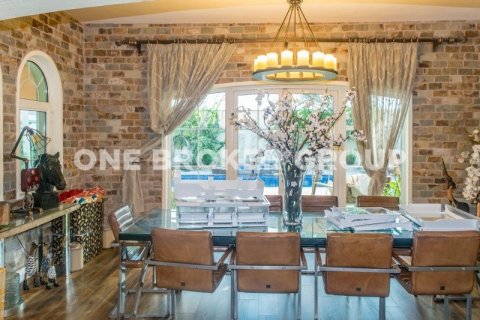 Villa in Jumeirah Park, Dubai 5 bedrooms, 848.2 sq.m. № 565 - photo 9