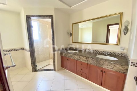 Снять в аренду виллу в Арабиан Ранчес, Дубай: 4 спальни, 1237.3м², № 6720 - фото 10