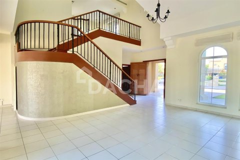 Снять в аренду виллу в Арабиан Ранчес, Дубай: 4 спальни, 1237.3м², № 6720 - фото 5