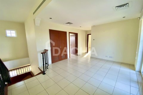 Снять в аренду виллу в Арабиан Ранчес, Дубай: 4 спальни, 1237.3м², № 6720 - фото 11