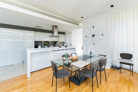 Apartamento en Dubai, 3 dormitorios, 190 m², № 6726 - foto 8