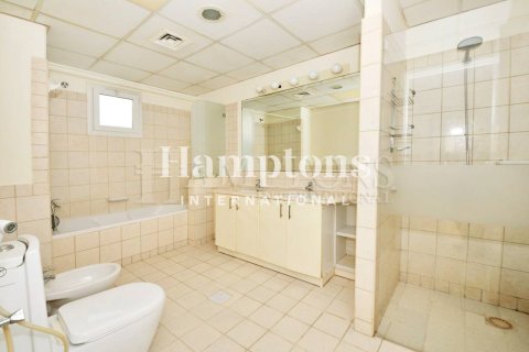 Villa in Meadows 1, Meadows, Dubai 5 bedrooms, 353.49591500 sq.m. № 63736 - photo 10