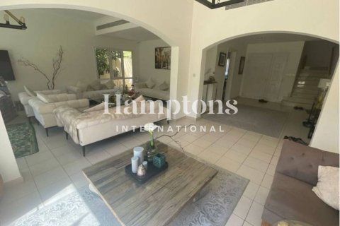 Villa in Meadows 1, Meadows, Dubai 5 bedrooms, 353.49591500 sq.m. № 63736 - photo 2