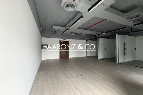 Снять в аренду офис в Dubai Media City, Дубай: 74м², № 102391 - фото 3