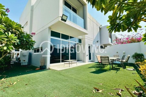 Townhouse in Arabella Townhouses, Mudon, Dubai 3 bedrooms, 274 sq.m. № 60013 - photo 1