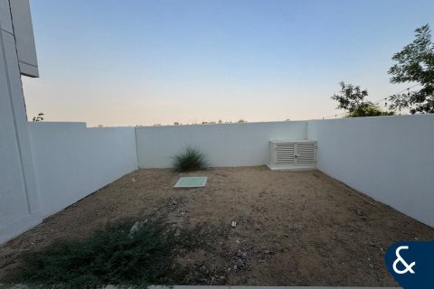 Adosado en DAMAC Hills (Akoya by DAMAC), Dubai, 5 dormitorios, 234 m², № 78624 - foto 1