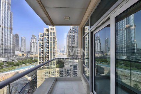 Apartment in The Lofts, Downtown Dubai (Downtown Burj Dubai), Dubai 2 bedrooms, 120 sq.m. № 86447 - photo 17