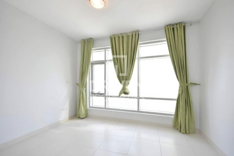 Apartment in The Lofts, Downtown Dubai (Downtown Burj Dubai), Dubai 2 bedrooms, 120 sq.m. № 86447 - photo 13
