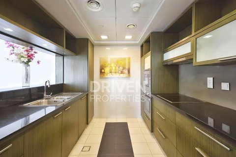 Apartment in The Lofts, Downtown Dubai (Downtown Burj Dubai), Dubai 2 bedrooms, 120 sq.m. № 86447 - photo 6