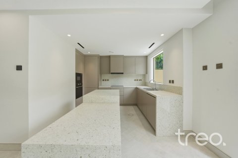 Villa en The Springs, Dubai, 2 dormitorios, 153.01 m², № 138037 - foto 12