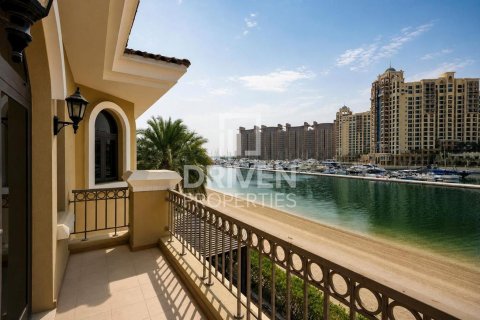 Villa in Garden Homes, Palm Jumeirah, Dubai 4 bedrooms, 620.78 sq.m. № 137167 - photo 24