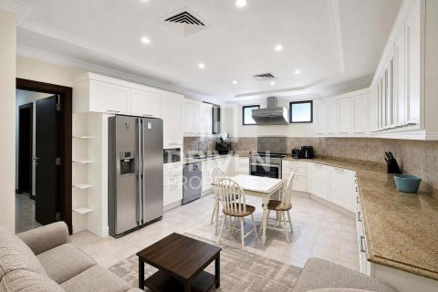 Villa in Garden Homes, Palm Jumeirah, Dubai 4 bedrooms, 620.78 sq.m. № 137167