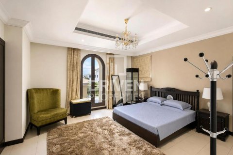 Villa in Garden Homes, Palm Jumeirah, Dubai 4 bedrooms, 620.78 sq.m. № 137167 - photo 15