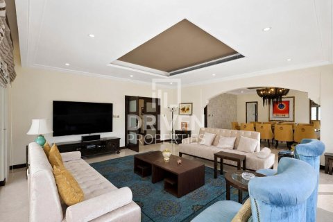 Villa in Garden Homes, Palm Jumeirah, Dubai 4 bedrooms, 620.78 sq.m. № 137167 - photo 5