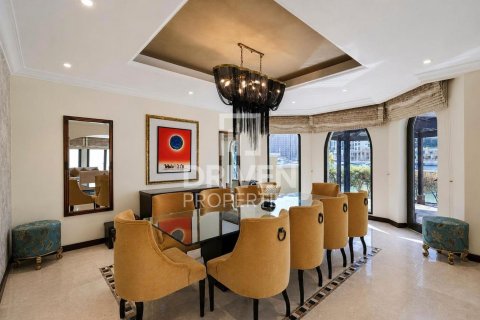 Villa in Garden Homes, Palm Jumeirah, Dubai 4 bedrooms, 620.78 sq.m. № 137167 - photo 3