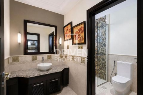 Villa in Garden Homes, Palm Jumeirah, Dubai 4 bedrooms, 620.78 sq.m. № 137167 - photo 18