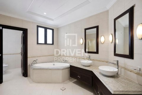 Villa in Garden Homes, Palm Jumeirah, Dubai 4 bedrooms, 620.78 sq.m. № 137167 - photo 21