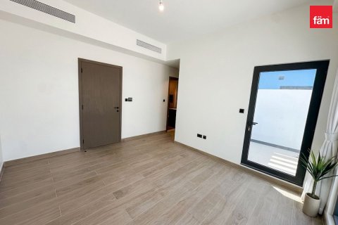 Townhouse in Dubai 4 bedrooms, 144 sq.m. № 120737 - photo 12