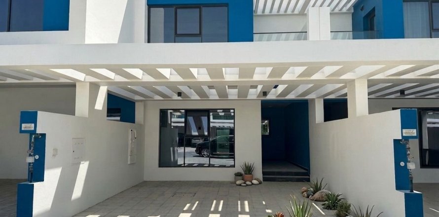 Townhouse in Dubai 4 bedrooms, 144 sq.m. № 120737