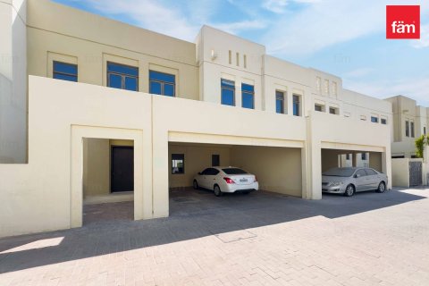 Villa in Reem, Dubai 5 bedrooms, 215.1 sq.m. № 120736 - photo 8