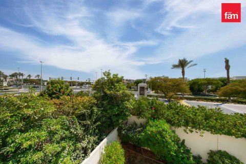 Villa in Reem, Dubai 5 bedrooms, 215.1 sq.m. № 120736 - photo 30