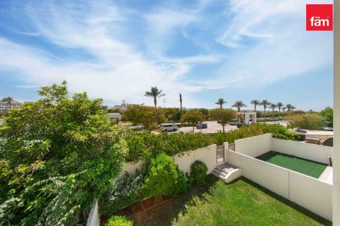 Villa in Reem, Dubai 5 bedrooms, 215.1 sq.m. № 120736 - photo 29