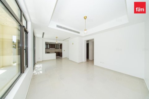 Villa in Reem, Dubai 5 bedrooms, 215.1 sq.m. № 120736 - photo 3