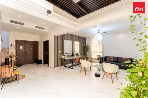 Villa en Dubai, 4 dormitorios, 624.8 m², № 122000 - foto 2