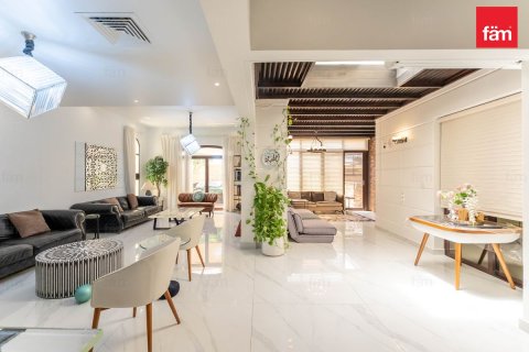 Villa en Dubai, 4 dormitorios, 624.8 m², № 122000 - foto 7