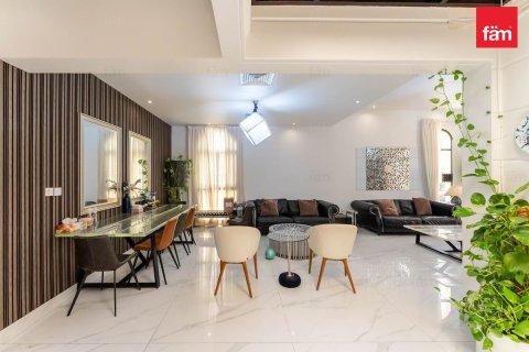 Villa en Dubai, 4 dormitorios, 624.8 m², № 122000 - foto 3