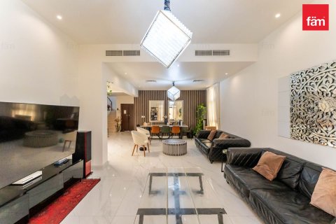 Villa en Dubai, 4 dormitorios, 624.8 m², № 122000 - foto 8