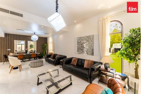 Villa en Dubai, 4 dormitorios, 624.8 m², № 122000 - foto 4