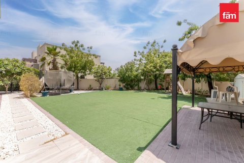 Villa en Dubai, 4 dormitorios, 624.8 m², № 122000 - foto 14