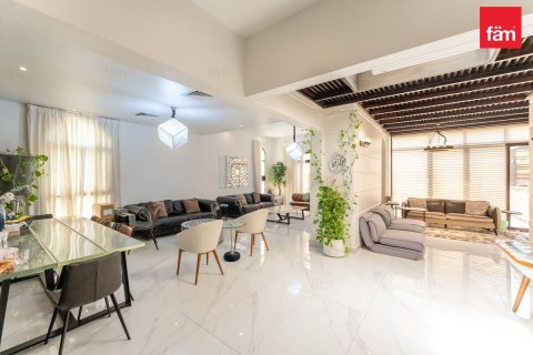 Villa en Dubai, 4 dormitorios, 624.8 m², № 122000 - foto 11