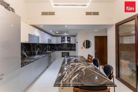 Villa en Dubai, 4 dormitorios, 624.8 m², № 122000 - foto 16