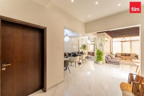Villa en Dubai, 4 dormitorios, 624.8 m², № 122000 - foto 6