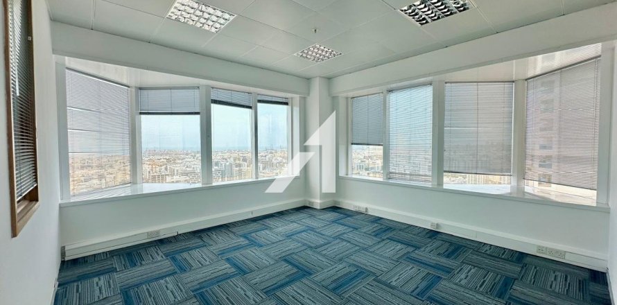Office in Sheikh Zayed Road, Dubai 186 sq.m. № 96637