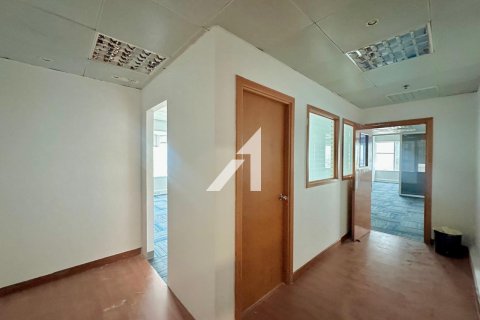 Office in Sheikh Zayed Road, Dubai 186 sq.m. № 96637 - photo 4
