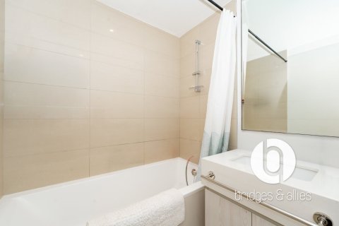 Снять в аренду квартиру в Дубай Хилс Эстейт, Дубай: 2 спальни, 94м², № 102396 - фото 13