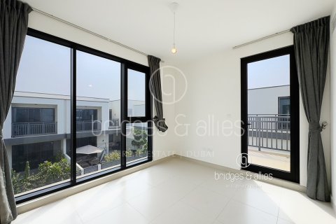 Villa in Dubai Hills Estate, Dubai 4 bedrooms, 326 sq.m. № 83947 - photo 15