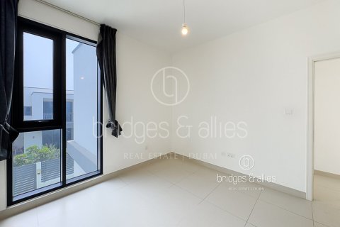 Villa in Dubai Hills Estate, Dubai 4 bedrooms, 326 sq.m. № 83947 - photo 12