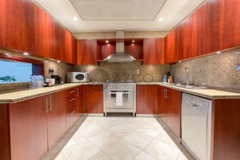 Apartamento en Jumeirah Beach Residence, Dubai, 3 dormitorios, 241.7 m², № 37633 - foto 4